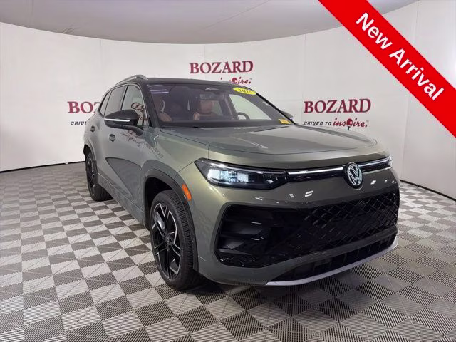 2025 Volkswagen Tiguan 2.0T SEL R-Line 4Motion's photo