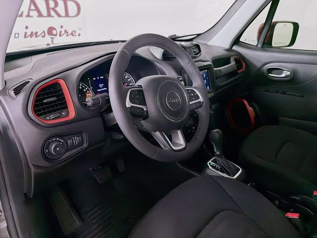 2020 Granite Crystal Metallic Clearcoat Jeep Renegade Latitude FWD SUV