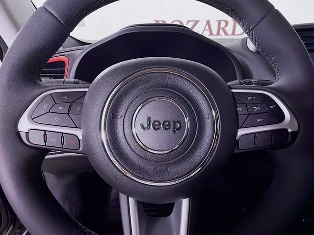 2020 Granite Crystal Metallic Clearcoat Jeep Renegade Latitude FWD SUV