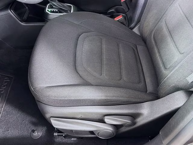 2020 Granite Crystal Metallic Clearcoat Jeep Renegade Latitude FWD SUV