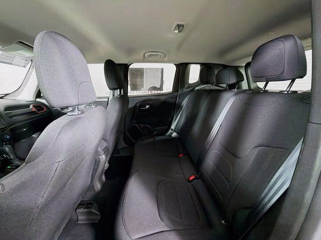 2020 Granite Crystal Metallic Clearcoat Jeep Renegade Latitude FWD SUV