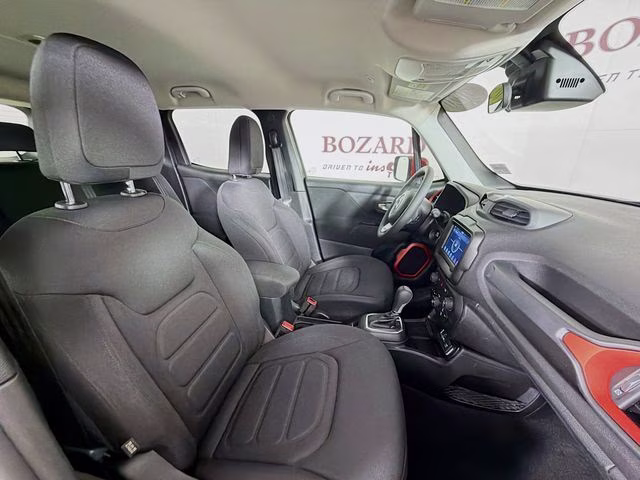 2020 Granite Crystal Metallic Clearcoat Jeep Renegade Latitude FWD SUV