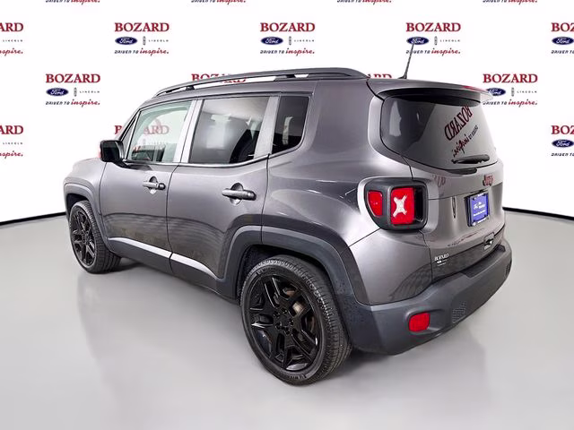 2020 Granite Crystal Metallic Clearcoat Jeep Renegade Latitude FWD SUV