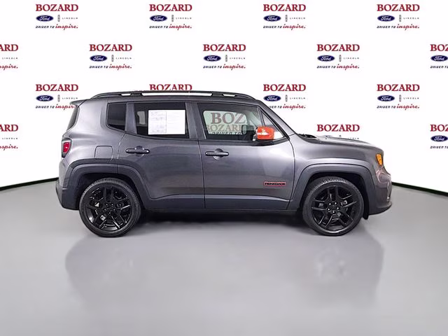 2020 Granite Crystal Metallic Clearcoat Jeep Renegade Latitude FWD SUV