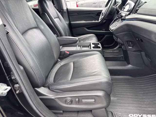 2022 Black Honda Odyssey Touring FWD Van