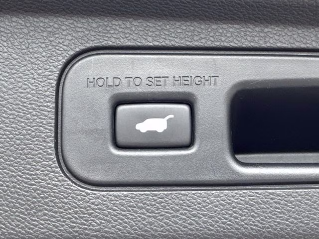 2022 Black Honda Odyssey Touring FWD Van