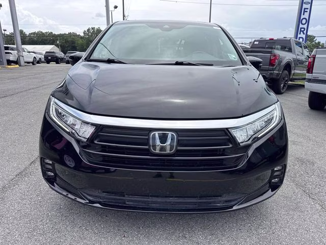 2022 Black Honda Odyssey Touring FWD Van