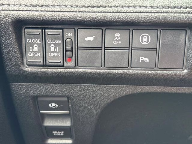 2022 Black Honda Odyssey Touring FWD Van