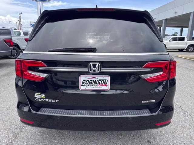 2022 Black Honda Odyssey Touring FWD Van
