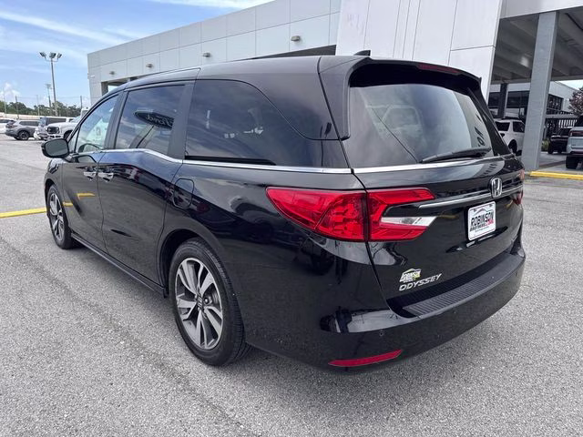 2022 Black Honda Odyssey Touring FWD Van