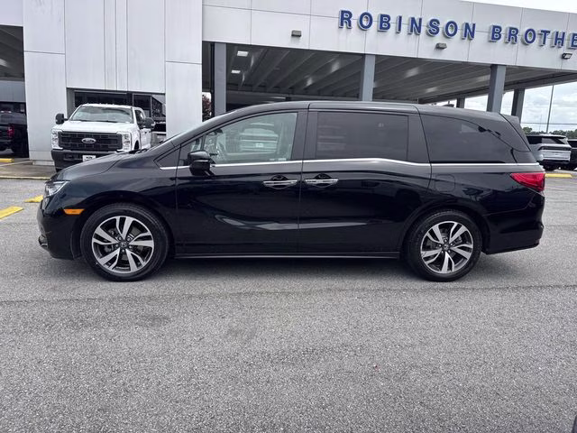 2022 Black Honda Odyssey Touring FWD Van