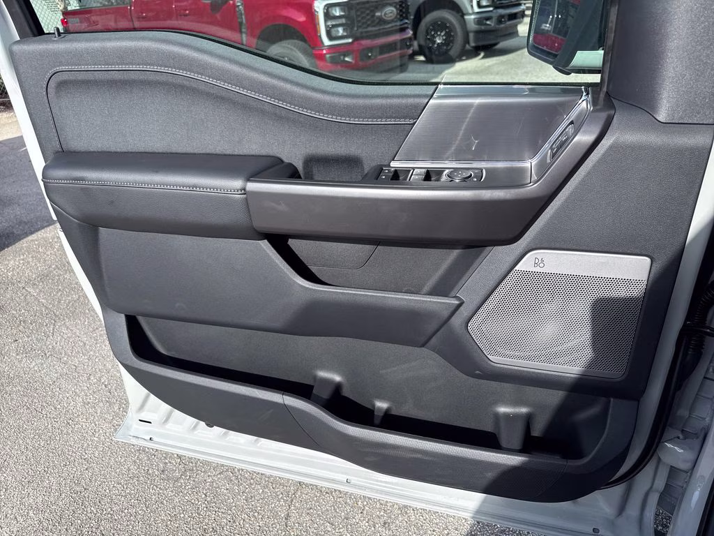 2026 Avalanche Ford F-150 Lariat 4X4 Truck