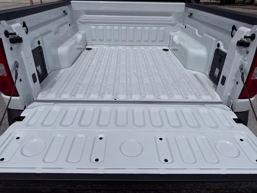 2026 Oxford White Ford Maverick XLT FWD Truck
