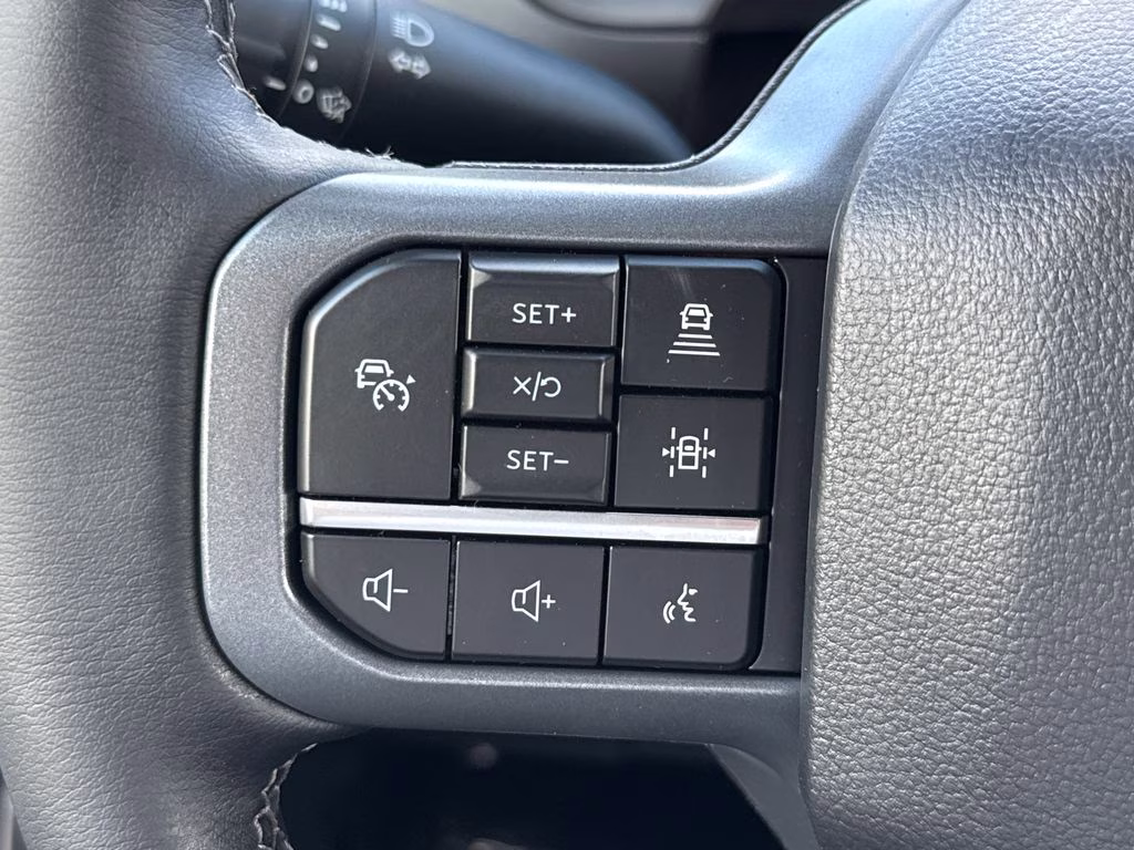 2026 Avalanche Ford F-150 Lariat 4X4 Truck