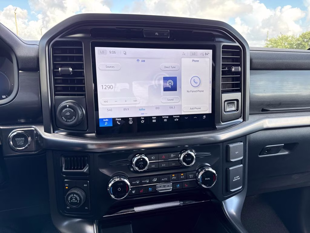 2026 Avalanche Ford F-150 Lariat 4X4 Truck