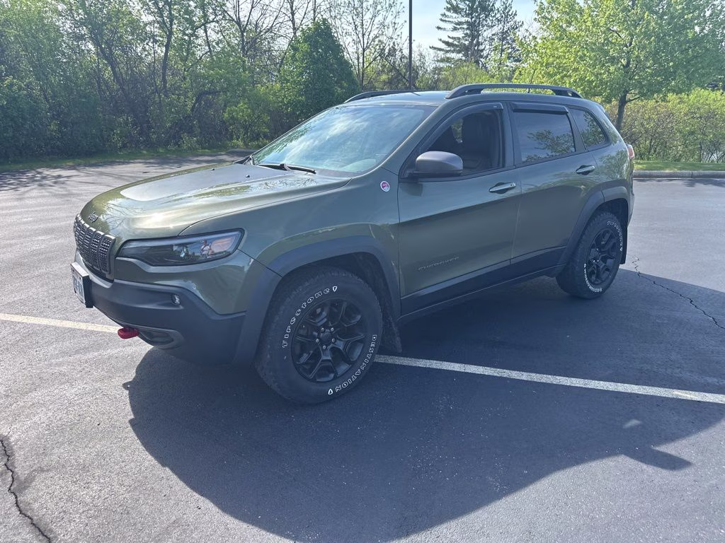 2019 Olive Green Pearlcoat Jeep Cherokee Trailhawk 4X4 SUV