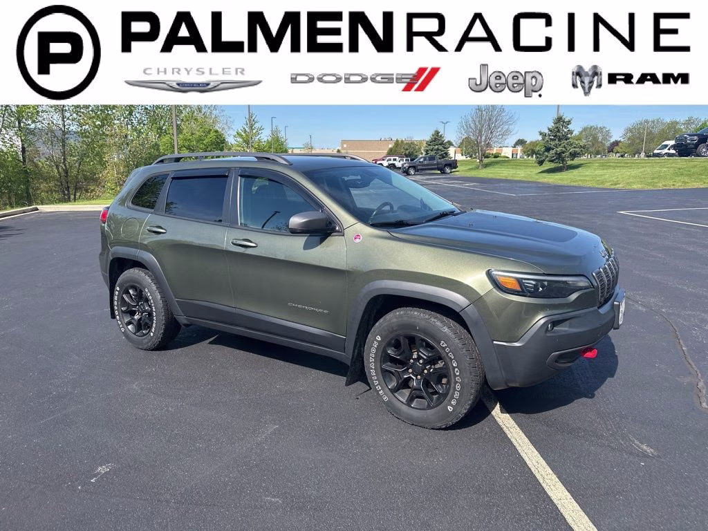 2019 Olive Green Pearlcoat Jeep Cherokee Trailhawk 4X4 SUV
