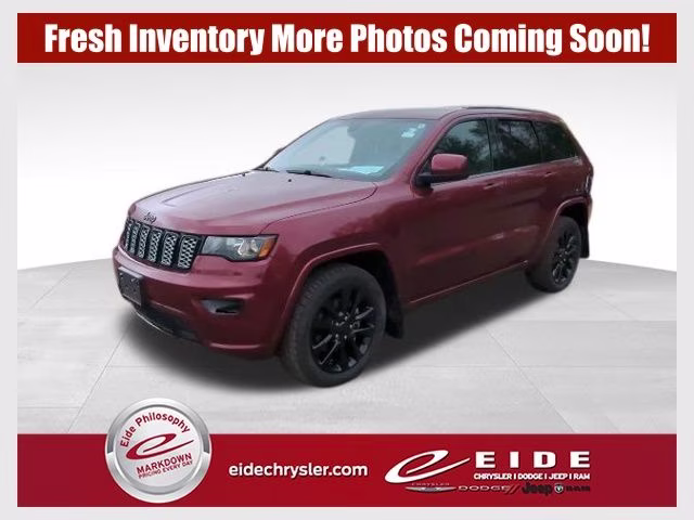 2018 Velvet Red Pearlcoat Jeep Grand Cherokee Altitude 4X4 SUV