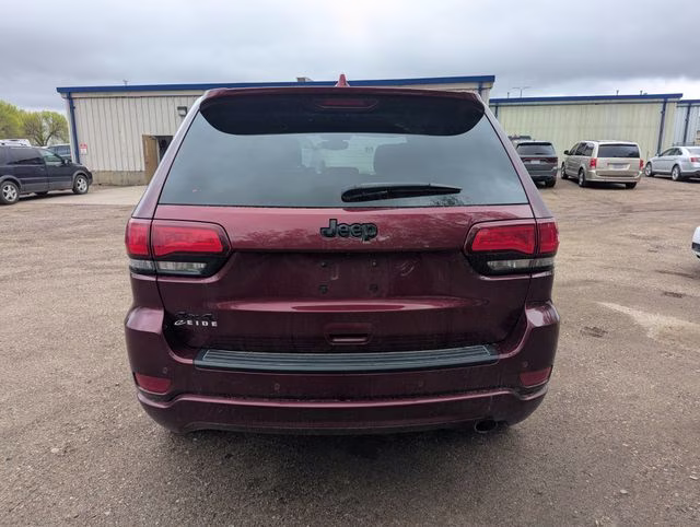 2018 Velvet Red Pearlcoat Jeep Grand Cherokee Altitude 4X4 SUV