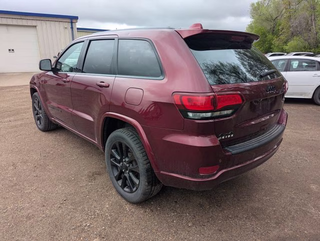 2018 Velvet Red Pearlcoat Jeep Grand Cherokee Altitude 4X4 SUV