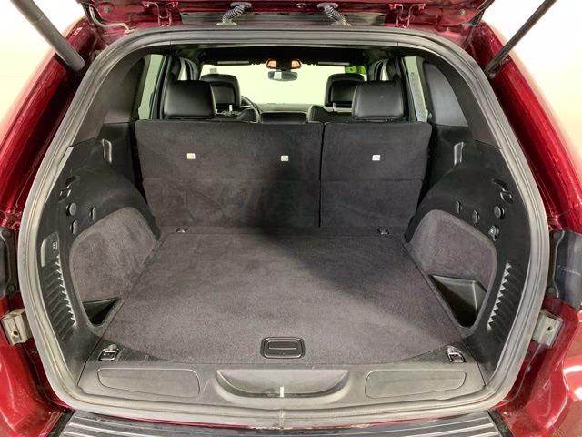 2018 Velvet Red Pearlcoat Jeep Grand Cherokee Altitude 4X4 SUV
