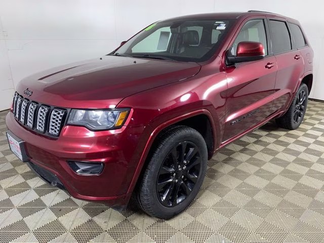 2018 Velvet Red Pearlcoat Jeep Grand Cherokee Altitude 4X4 SUV