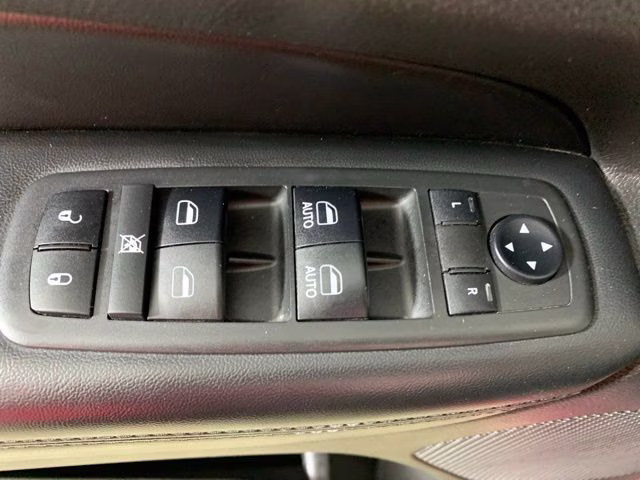 2018 Velvet Red Pearlcoat Jeep Grand Cherokee Altitude 4X4 SUV