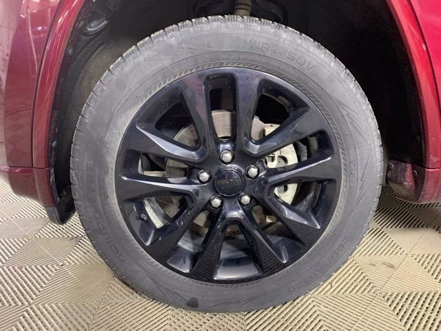 2018 Velvet Red Pearlcoat Jeep Grand Cherokee Altitude 4X4 SUV