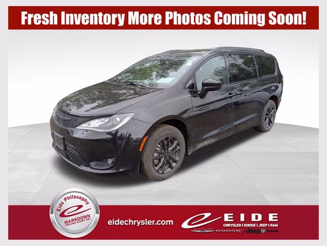 2020 Brilliant Black Crystal Pearlcoat Chrysler Pacifica Launch Edition AWD Van