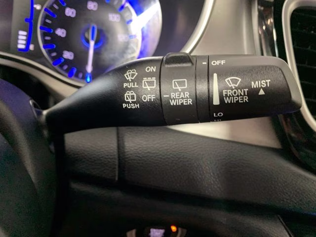 2020 Brilliant Black Crystal Pearlcoat Chrysler Pacifica Launch Edition AWD Van