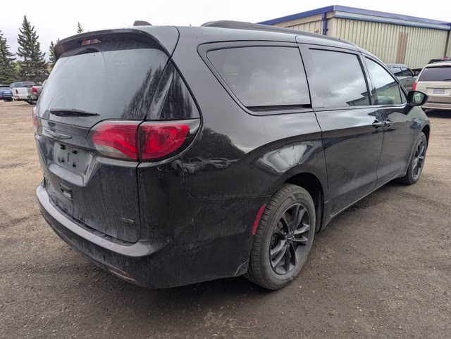 2020 Brilliant Black Crystal Pearlcoat Chrysler Pacifica Launch Edition AWD Van