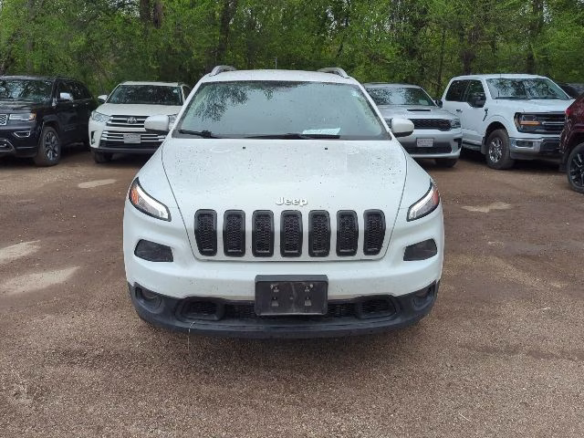 2018 Bright White Clearcoat Jeep Cherokee Latitude 4X4 SUV