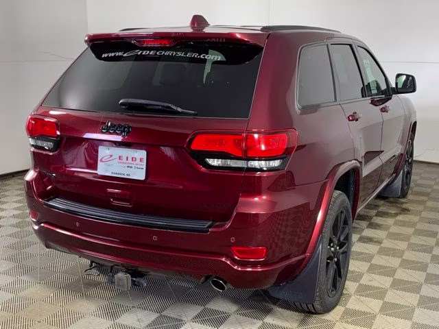 2018 Velvet Red Pearlcoat Jeep Grand Cherokee Altitude 4X4 SUV