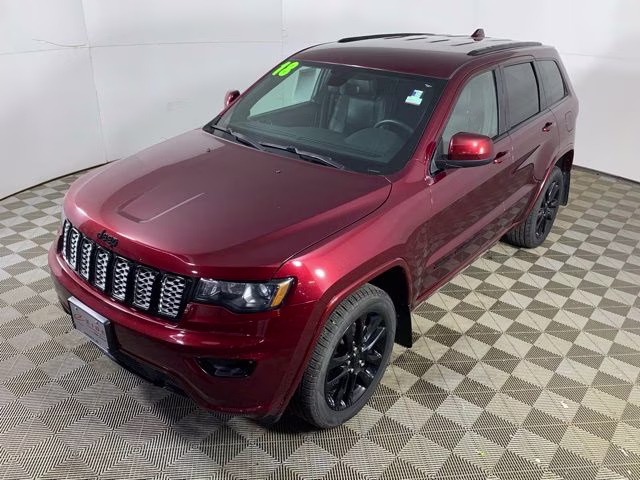 2018 Velvet Red Pearlcoat Jeep Grand Cherokee Altitude 4X4 SUV