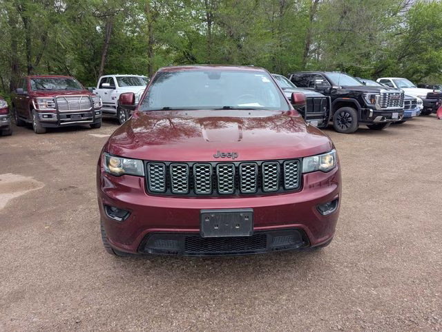 2018 Velvet Red Pearlcoat Jeep Grand Cherokee Altitude 4X4 SUV