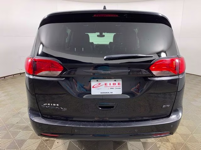 2020 Brilliant Black Crystal Pearlcoat Chrysler Pacifica Launch Edition AWD Van