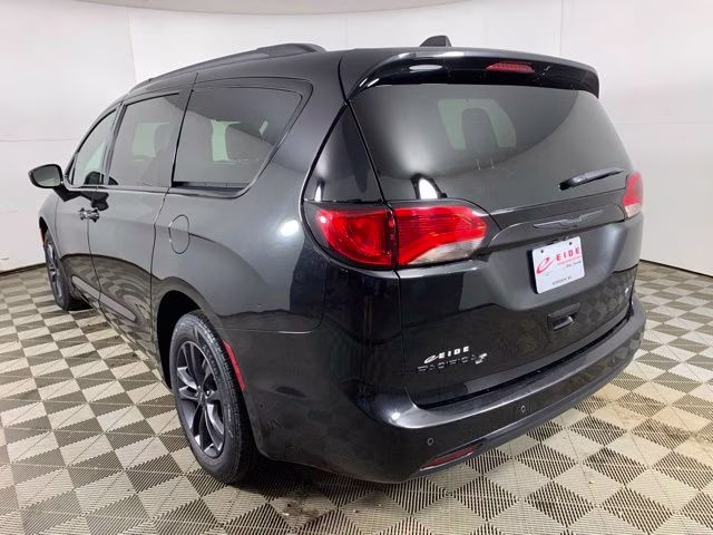 2020 Brilliant Black Crystal Pearlcoat Chrysler Pacifica Launch Edition AWD Van