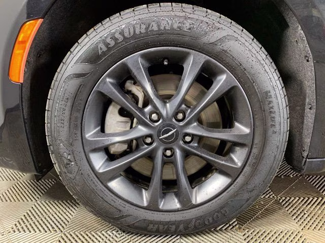 2020 Brilliant Black Crystal Pearlcoat Chrysler Pacifica Launch Edition AWD Van