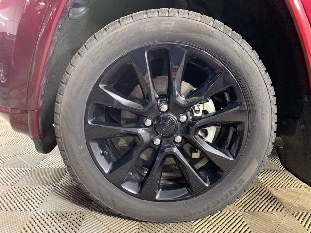 2018 Velvet Red Pearlcoat Jeep Grand Cherokee Altitude 4X4 SUV