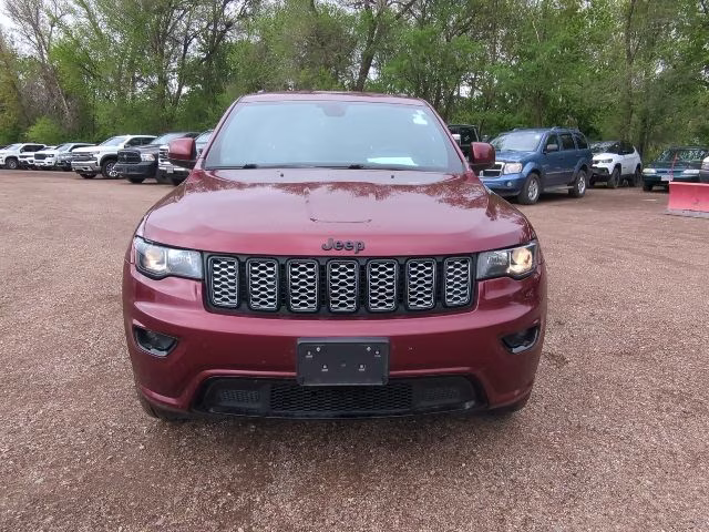 2018 Velvet Red Pearlcoat Jeep Grand Cherokee Altitude 4X4 SUV