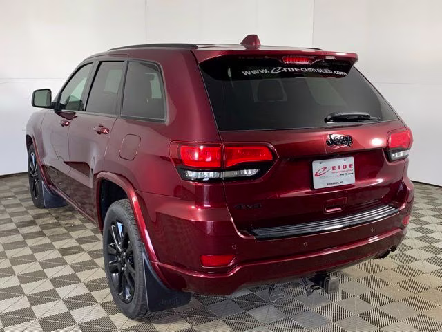 2018 Velvet Red Pearlcoat Jeep Grand Cherokee Altitude 4X4 SUV