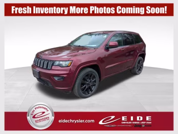 2018 Velvet Red Pearlcoat Jeep Grand Cherokee Altitude 4X4 SUV