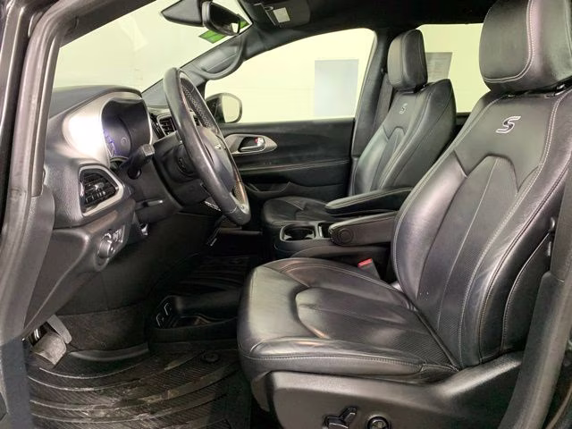 2020 Brilliant Black Crystal Pearlcoat Chrysler Pacifica Launch Edition AWD Van