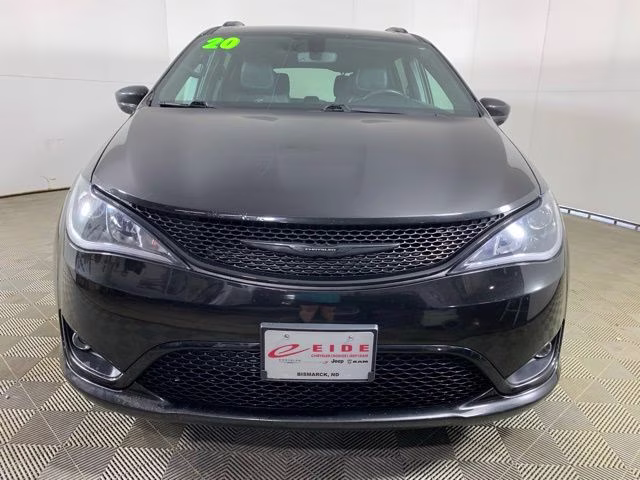 2020 Brilliant Black Crystal Pearlcoat Chrysler Pacifica Launch Edition AWD Van