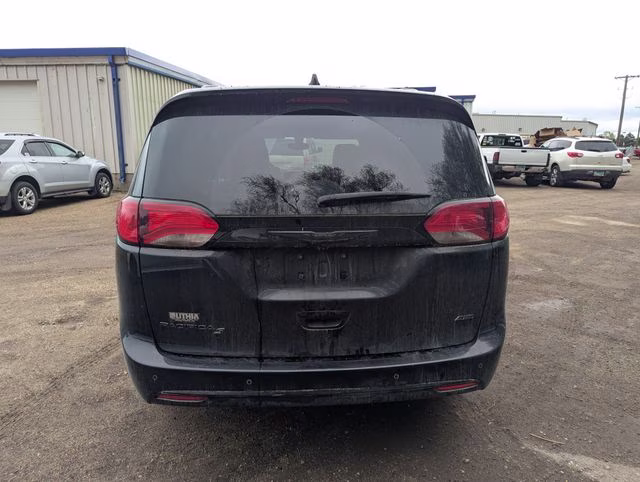 2020 Brilliant Black Crystal Pearlcoat Chrysler Pacifica Launch Edition AWD Van