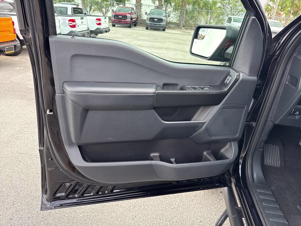 2023 Agate Black Metallic Ford F-150 STX w/ LIFTKIT 4X4 Truck