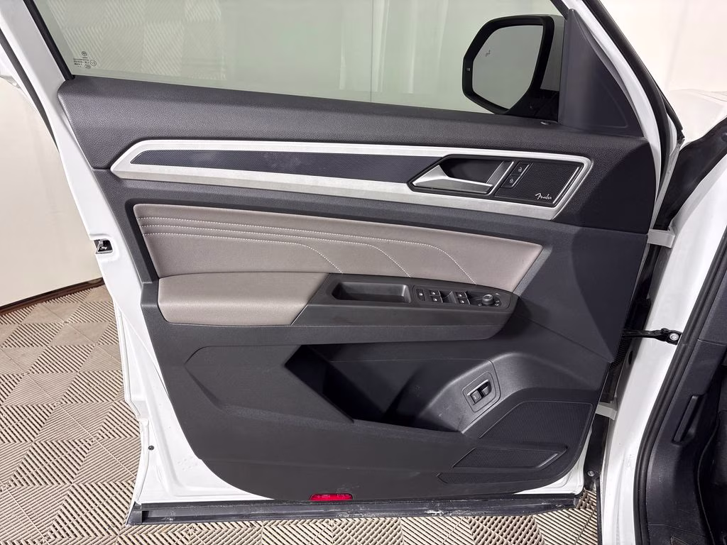 2022 Pure White Volkswagen Atlas 3.6L V6 SEL Premium R-Line AWD SUV