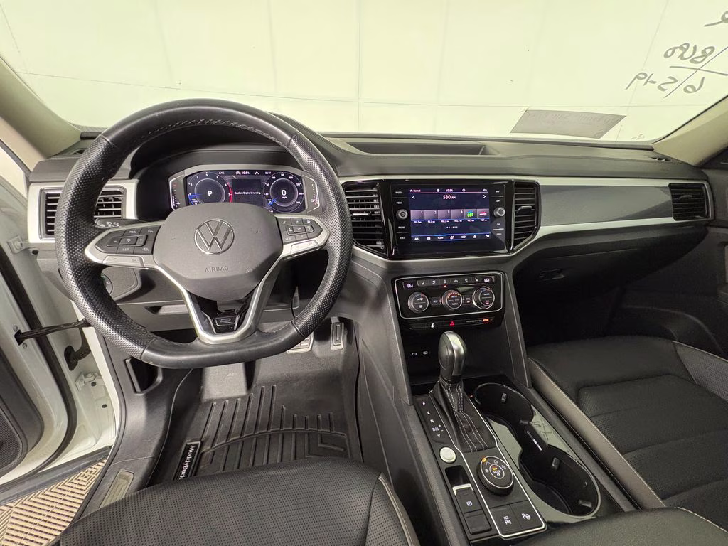 2022 Pure White Volkswagen Atlas 3.6L V6 SEL Premium R-Line AWD SUV