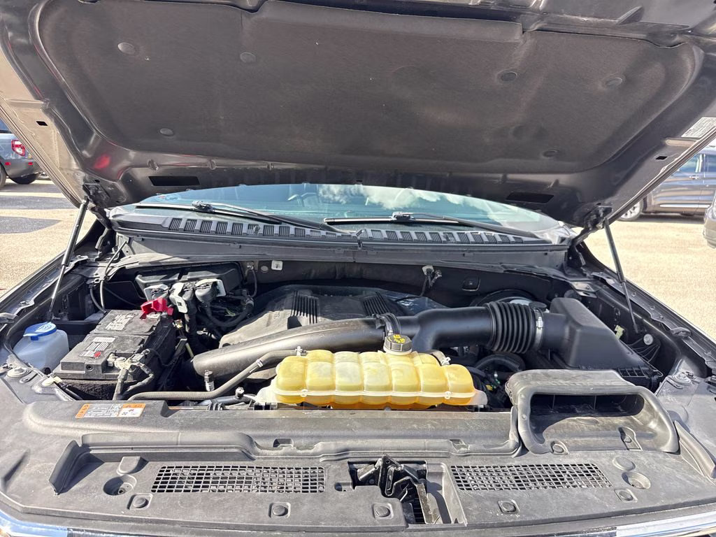 2020 Magnetic Metallic Ford Expedition XLT RWD SUV