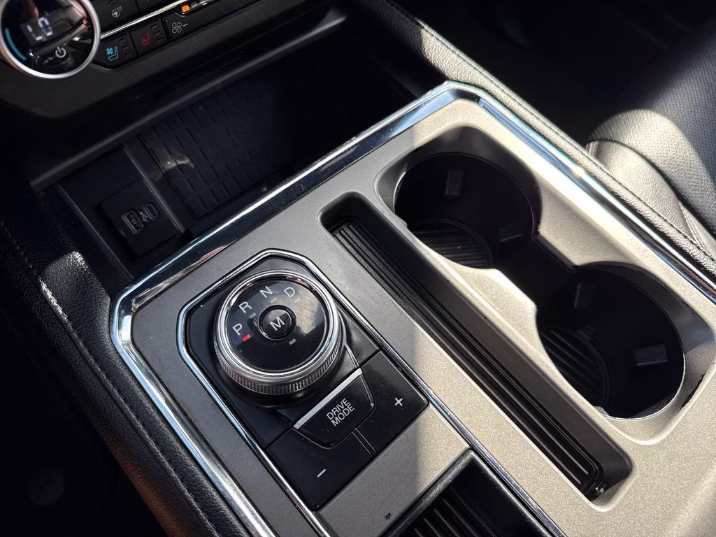 2020 Magnetic Metallic Ford Expedition XLT RWD SUV